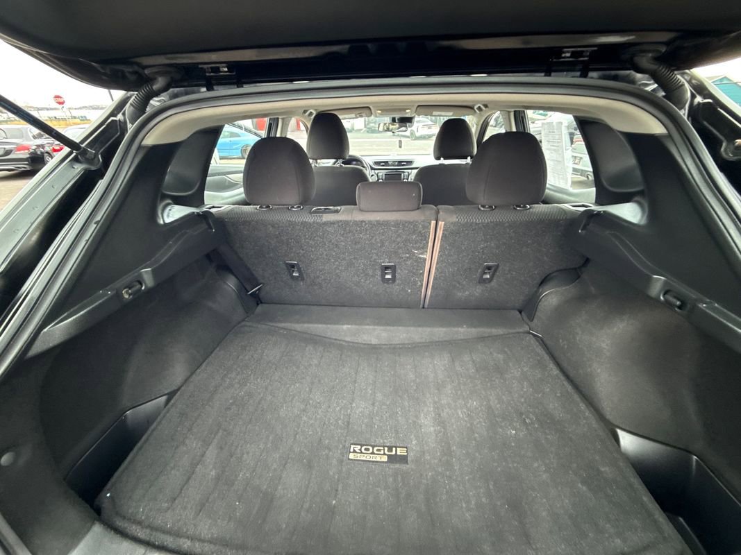 Used 2020 Nissan Rogue Sport S image 13