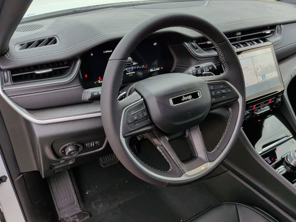 New 2025 Jeep Grand Cherokee Limited image 14