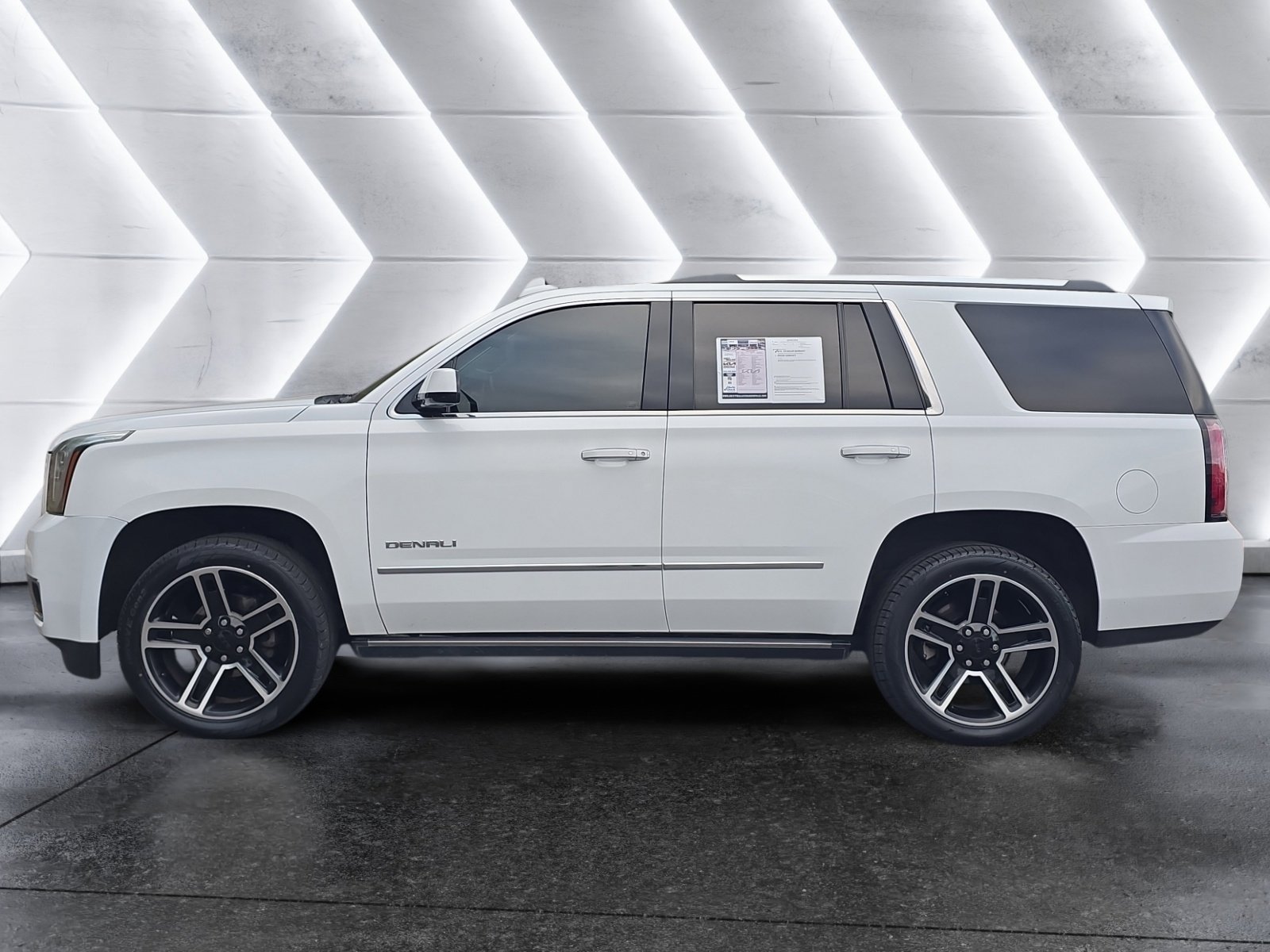 Used 2016 GMC Yukon Denali w/ Open Road Package image 2