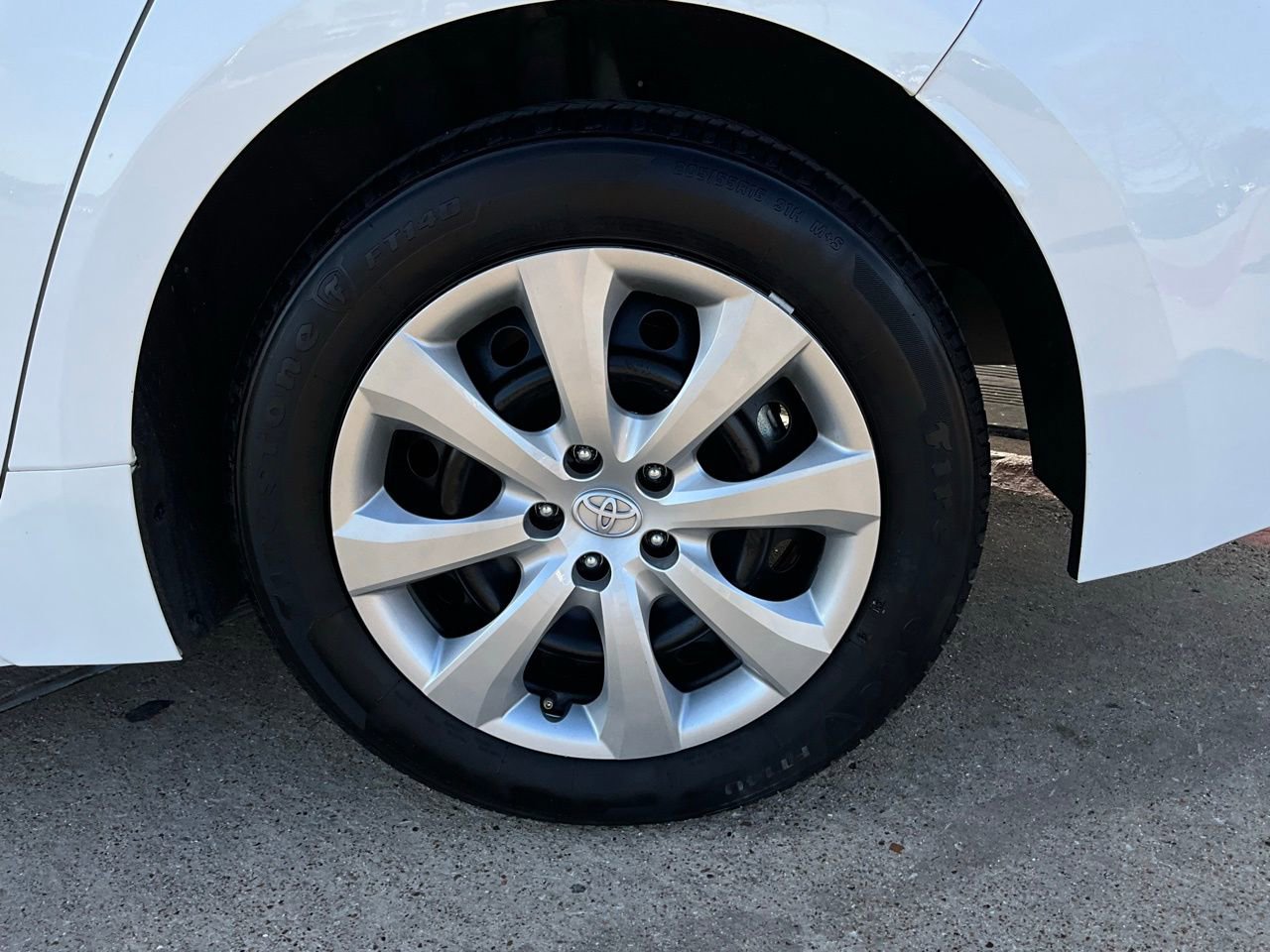 Used 2025 Toyota Corolla LE image 9