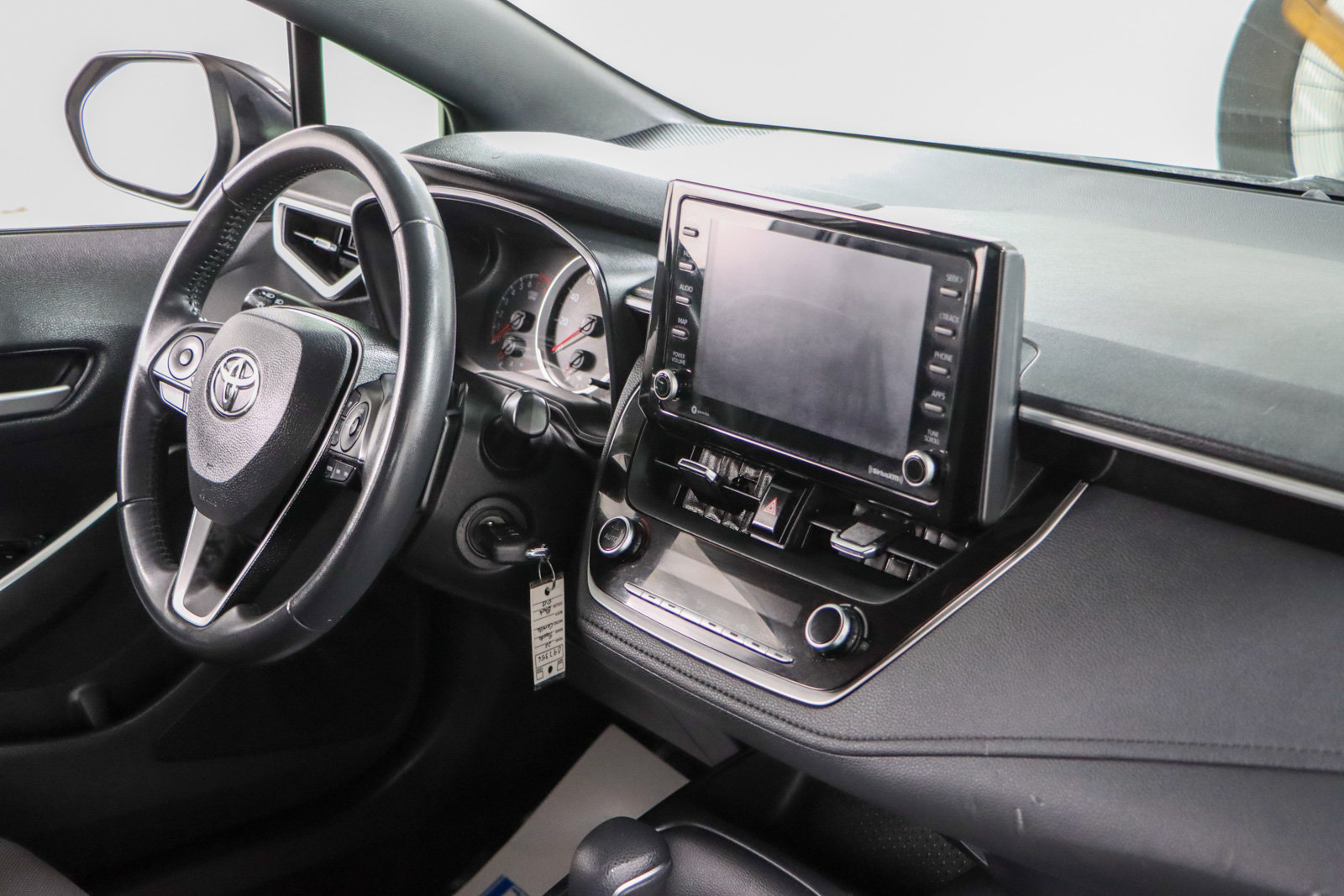 Used 2022 Toyota Corolla SE FWD image 25