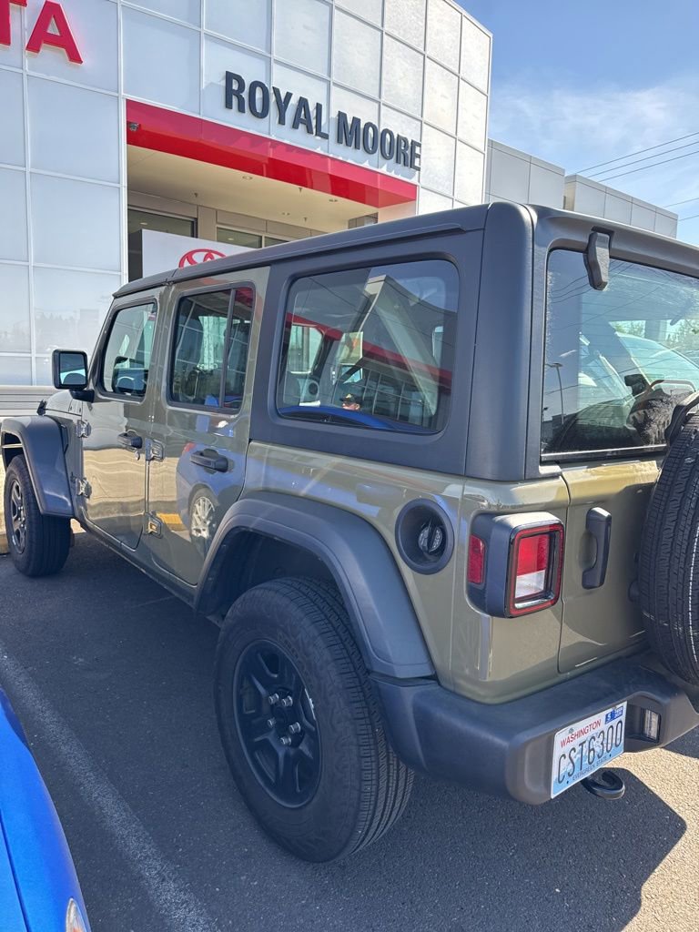 Used 2025 Jeep Wrangler Sport image 4