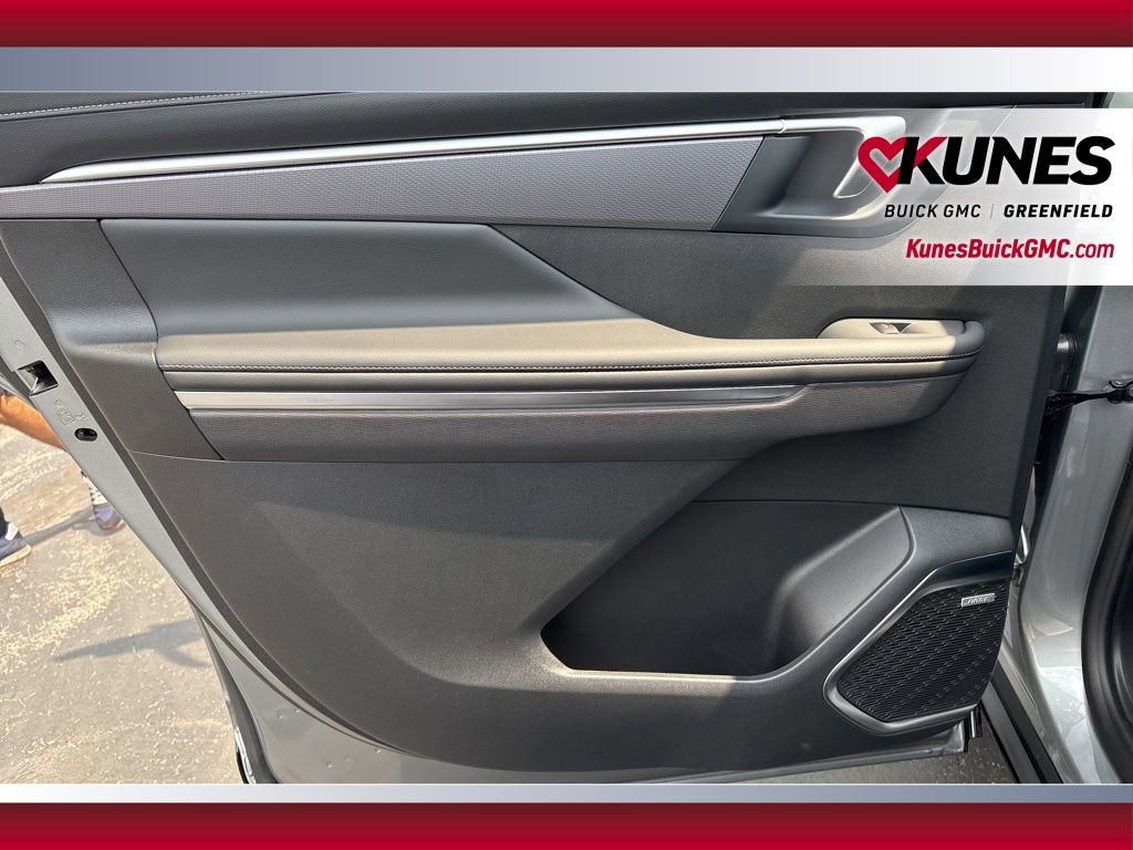 New 2026 Buick Enclave Sport Touring w/ Power Package image 32