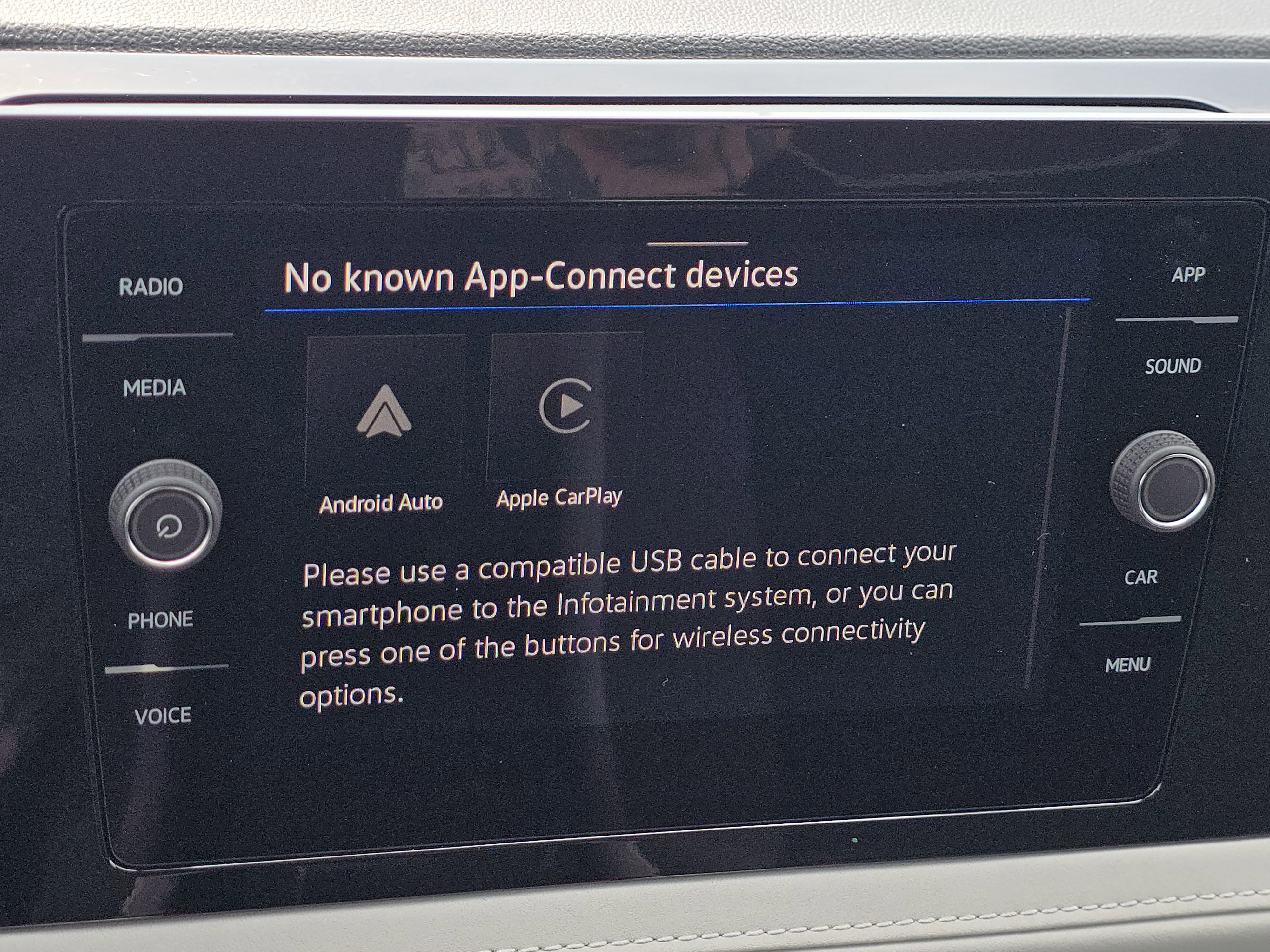 New 2026 Volkswagen Taos SE image 12