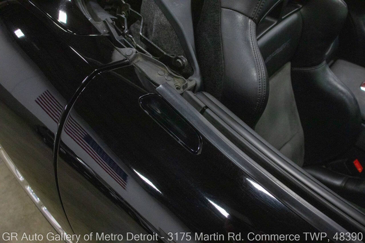 Used 2004 Dodge Viper SRT-10 RWD image 32
