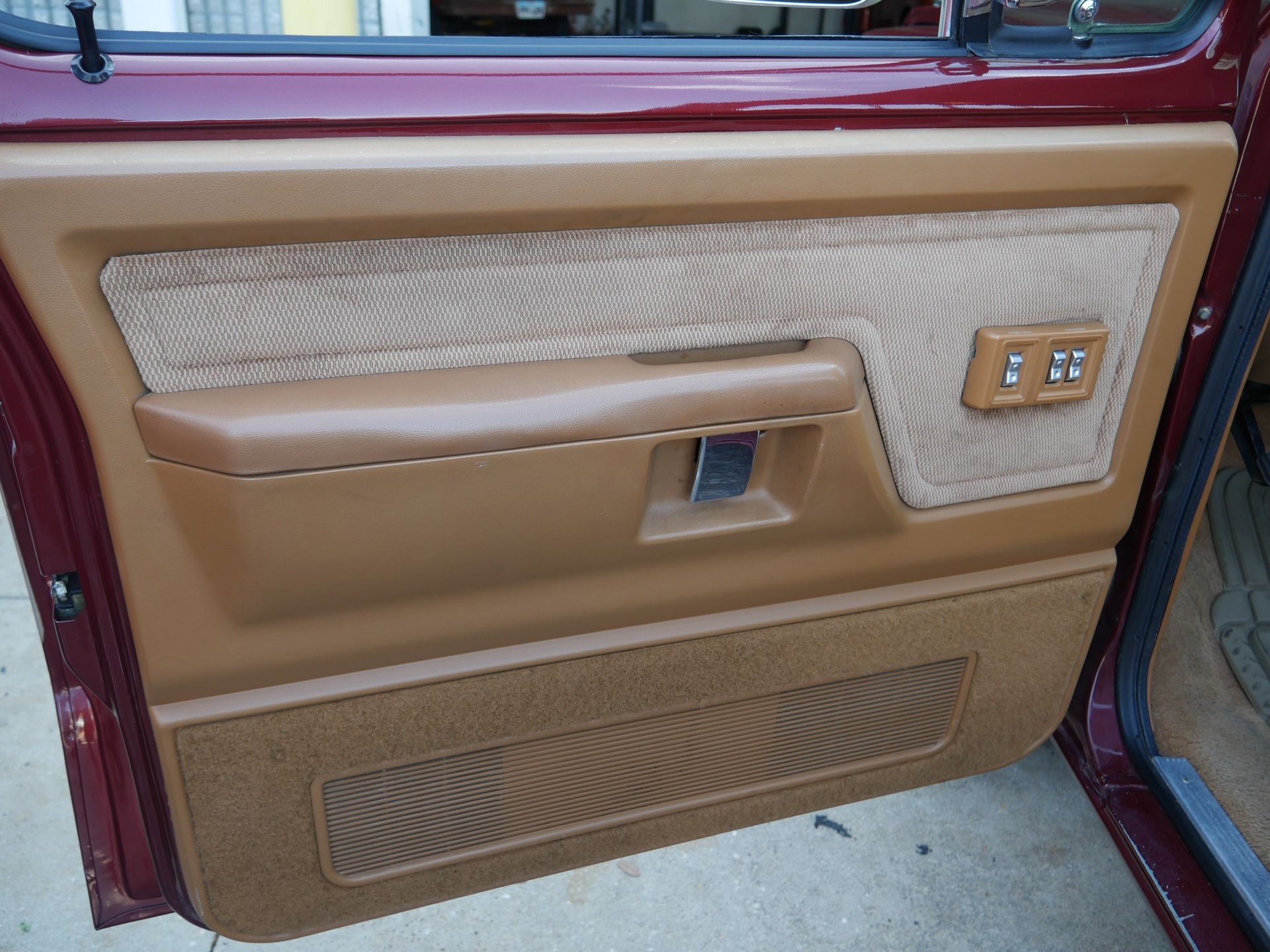 Used 1992 Dodge D/W Truck 150 RWD image 55