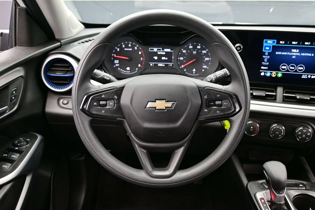 Used 2024 Chevrolet Trax LS FWD image 42