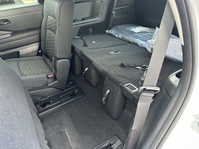 New 2025 Nissan Pathfinder SV image 27