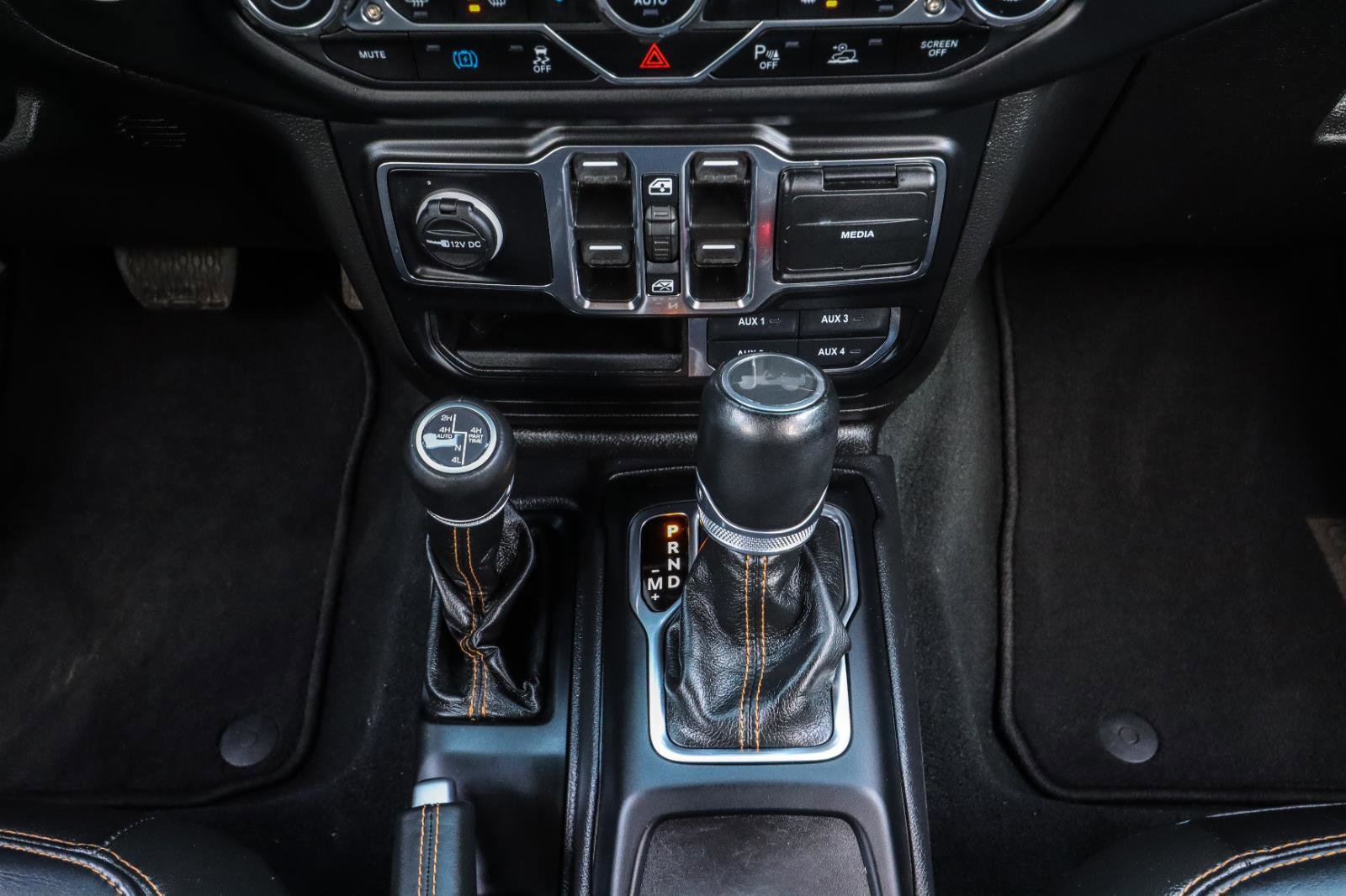 Used 2022 Jeep Wrangler Unlimited Sahara image 38