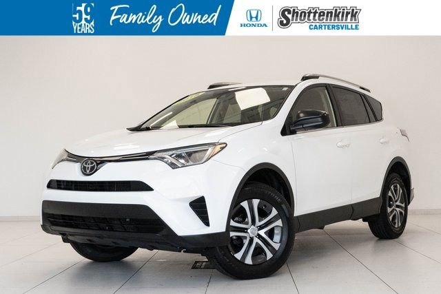 Used 2018 Toyota RAV4 LE image 1