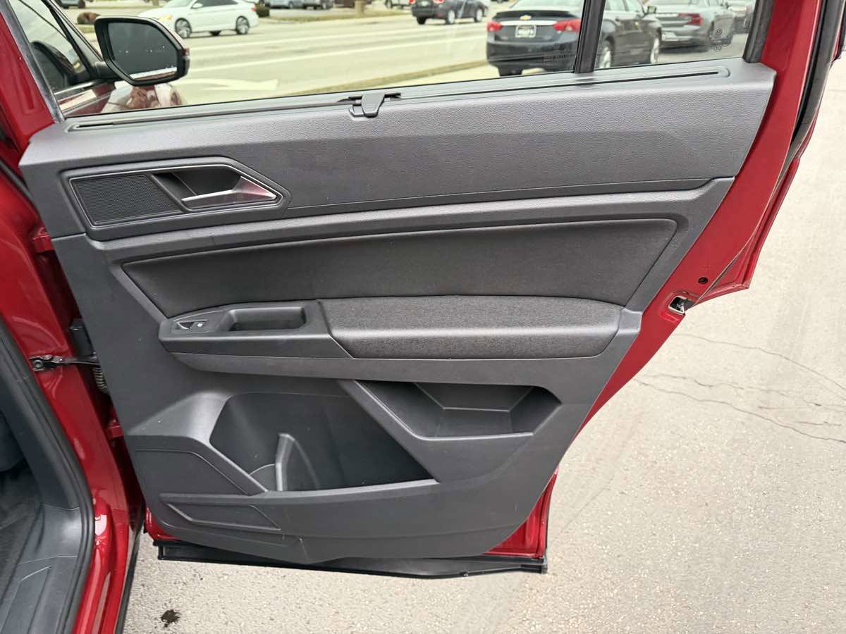 Used 2018 Volkswagen Atlas SE image 19