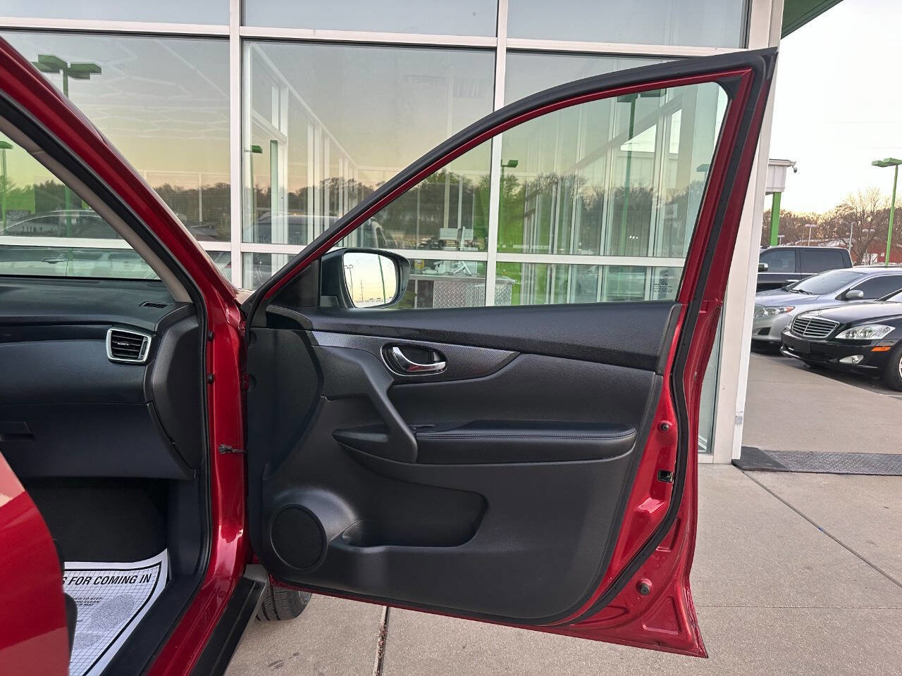 Used 2016 Nissan Rogue SL image 53