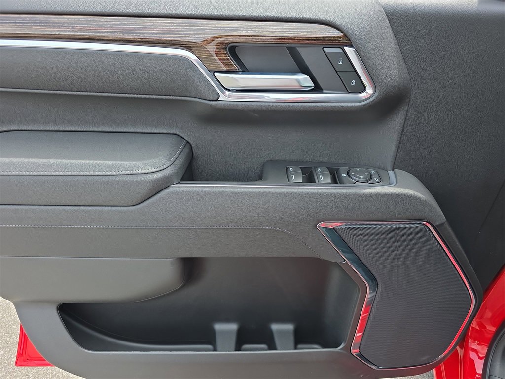 New 2025 GMC Sierra 1500 Elevation image 27