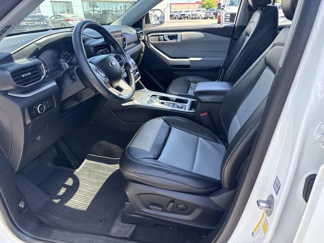 Used 2023 Ford Explorer XLT w/ Equipment Group 202A AWD/4WD image 24