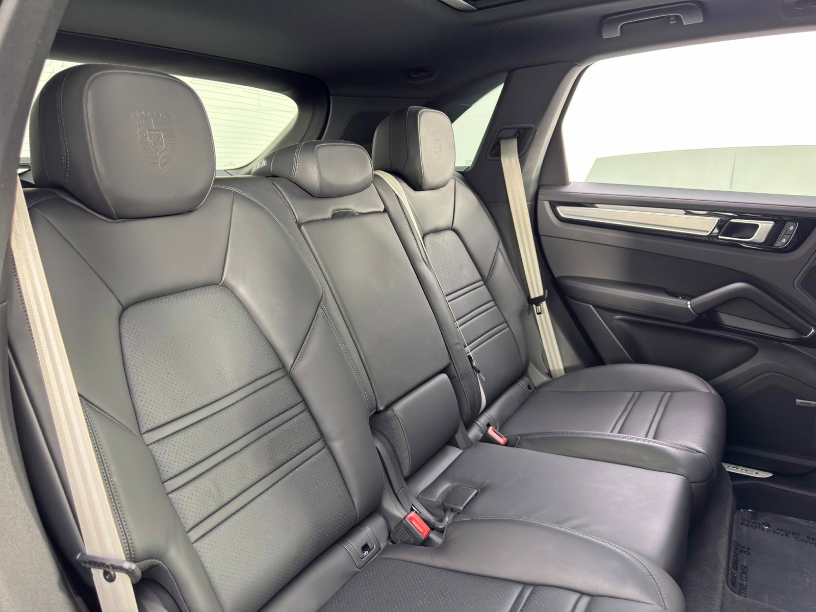 Used 2023 Porsche Cayenne S Platinum image 41
