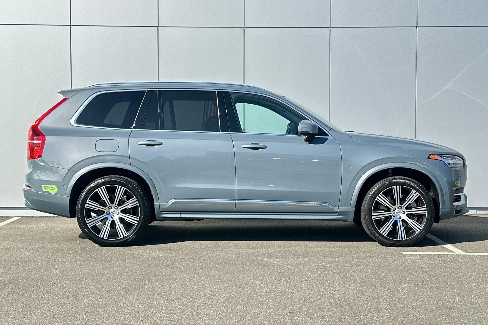Used 2023 Volvo XC90 T8 Plus w/ Protection Package Premier image 6