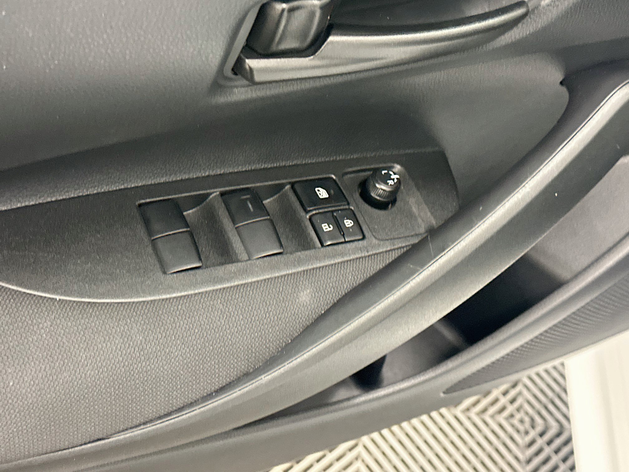 Used 2026 Toyota Corolla LE FWD image 15