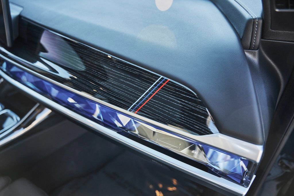 Used 2025 BMW 760i xDrive w/ Executive Package image 36