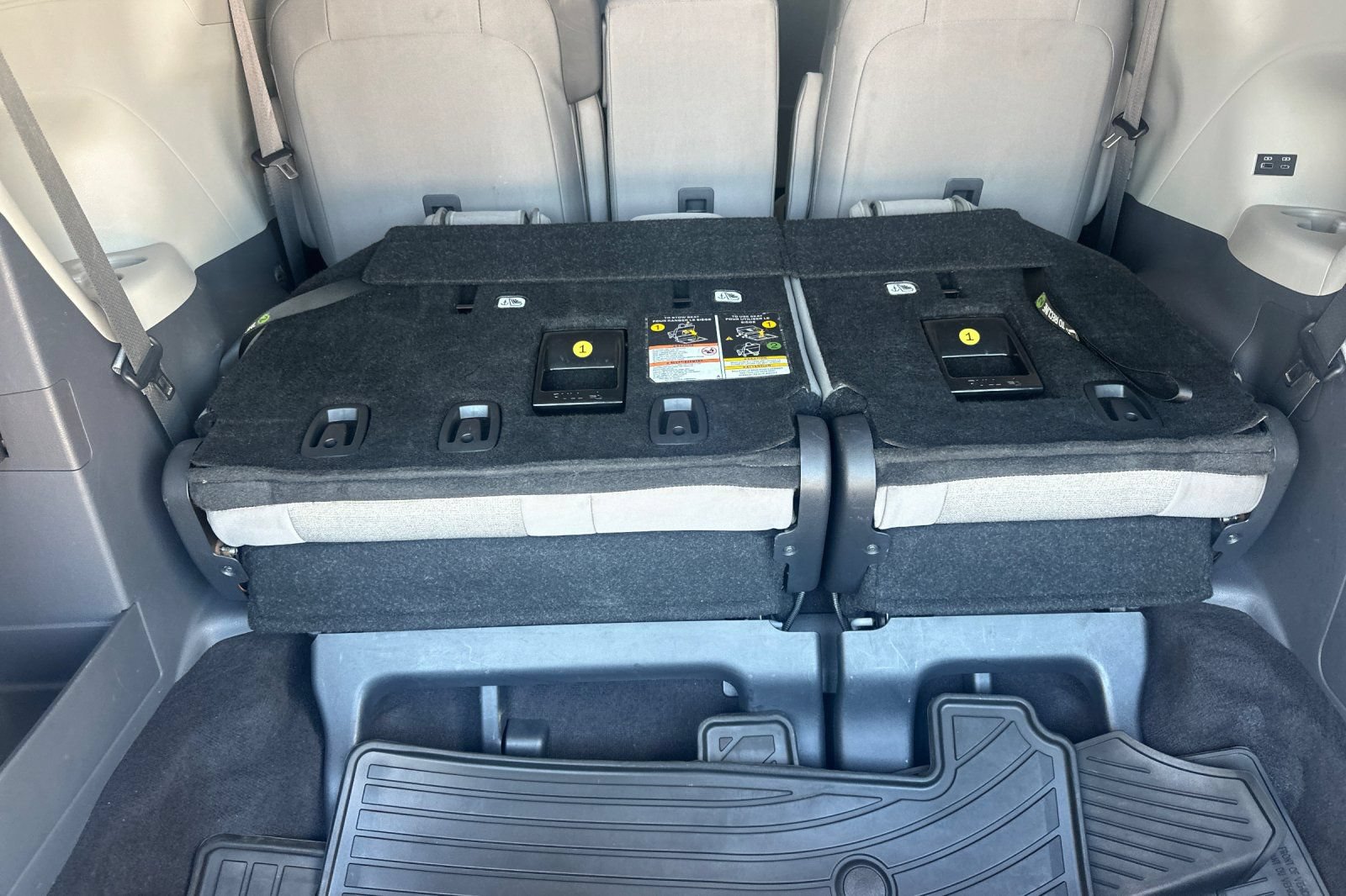 Certified 2024 Toyota Sienna LE AWD/4WD image 19
