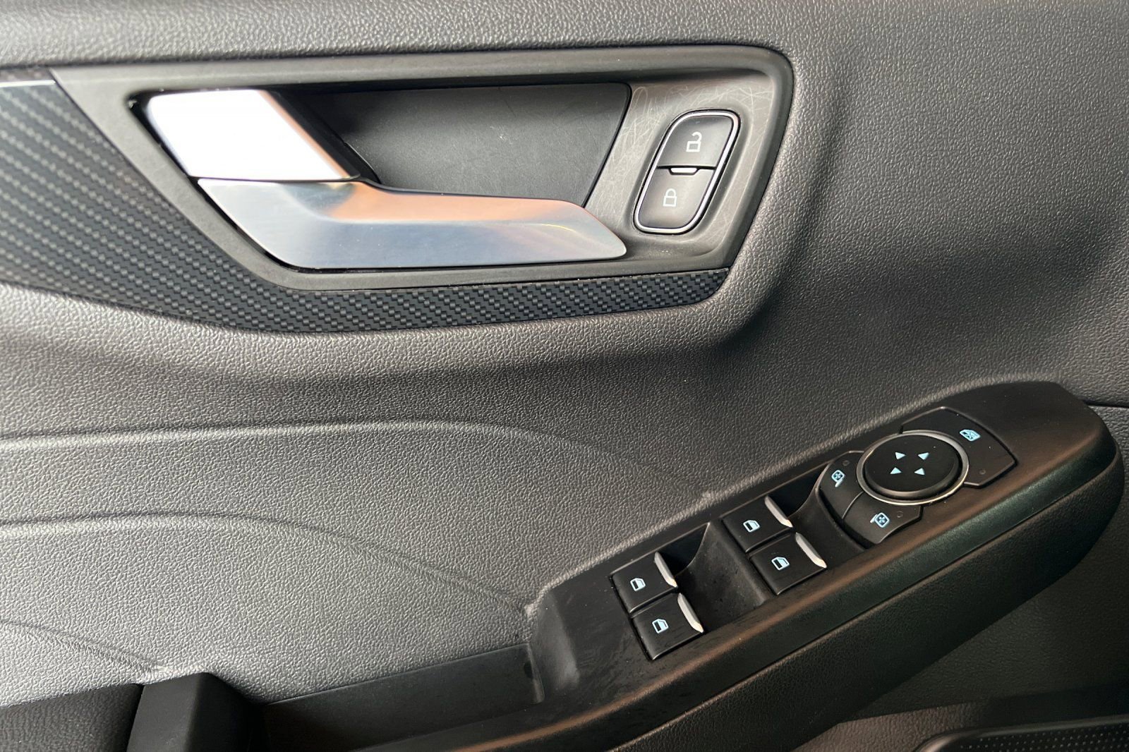 Used 2024 Ford Escape ST-Line image 11