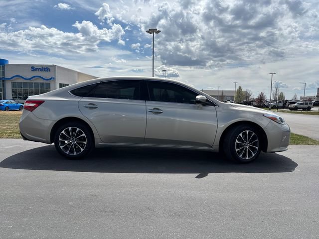 Used 2016 Toyota Avalon XLE Plus FWD image 2