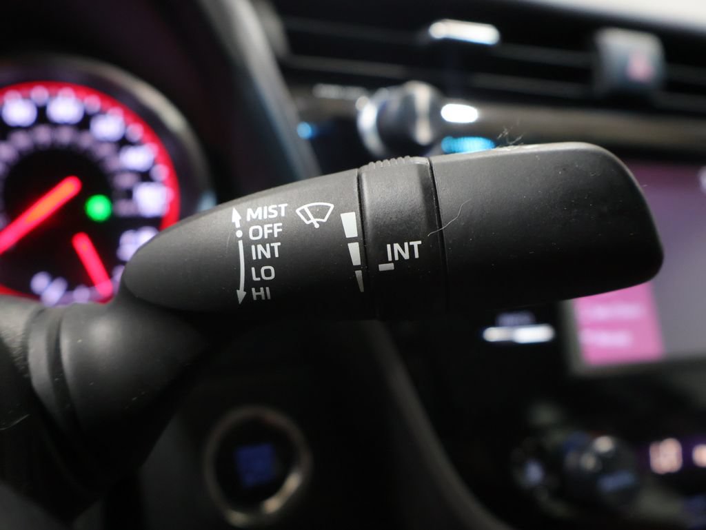 Used 2018 Toyota Camry XSE FWD image 36