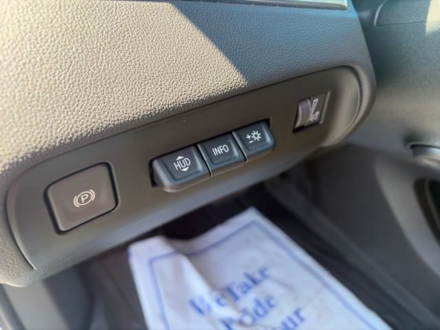 Used 2022 Buick Enclave Avenir w/ Avenir Technology Package AWD/4WD image 19
