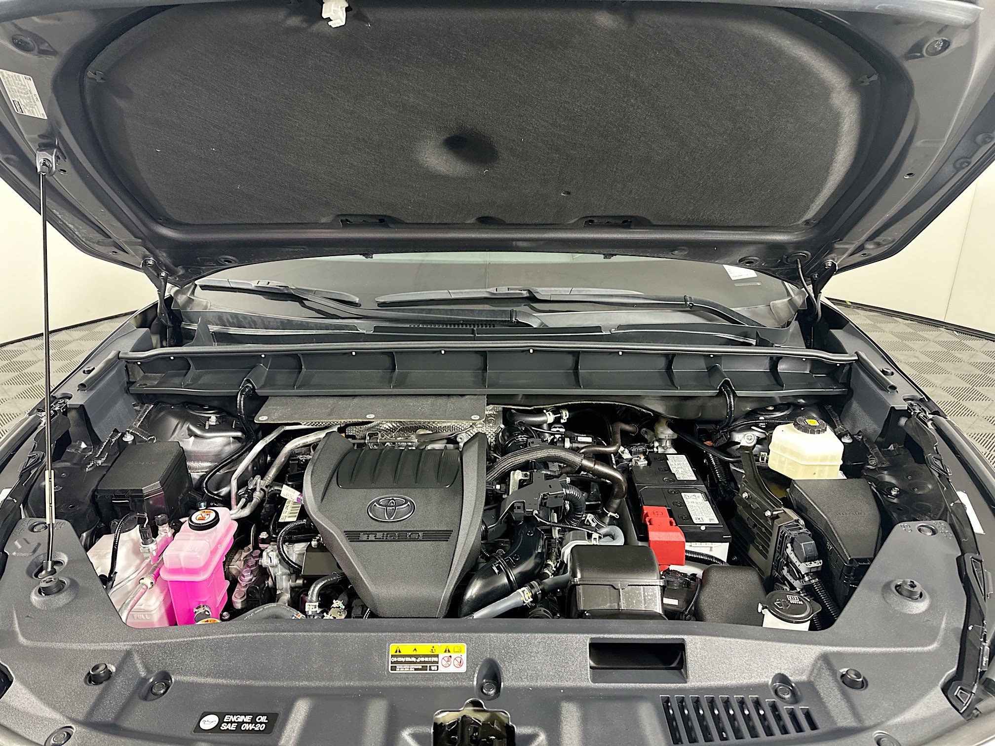 Used 2024 Toyota Highlander LE image 36