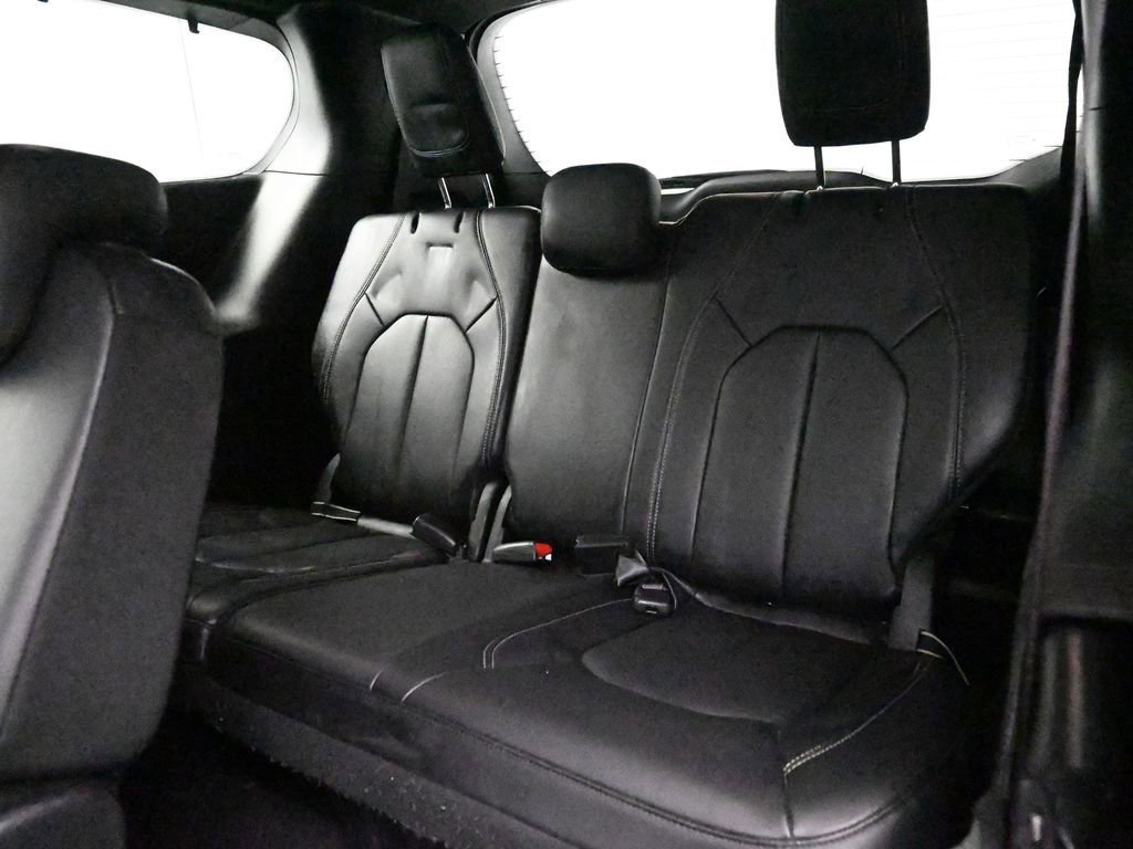 Used 2022 Chrysler Pacifica Touring-L w/ Uconnect Theater Family Group image 19