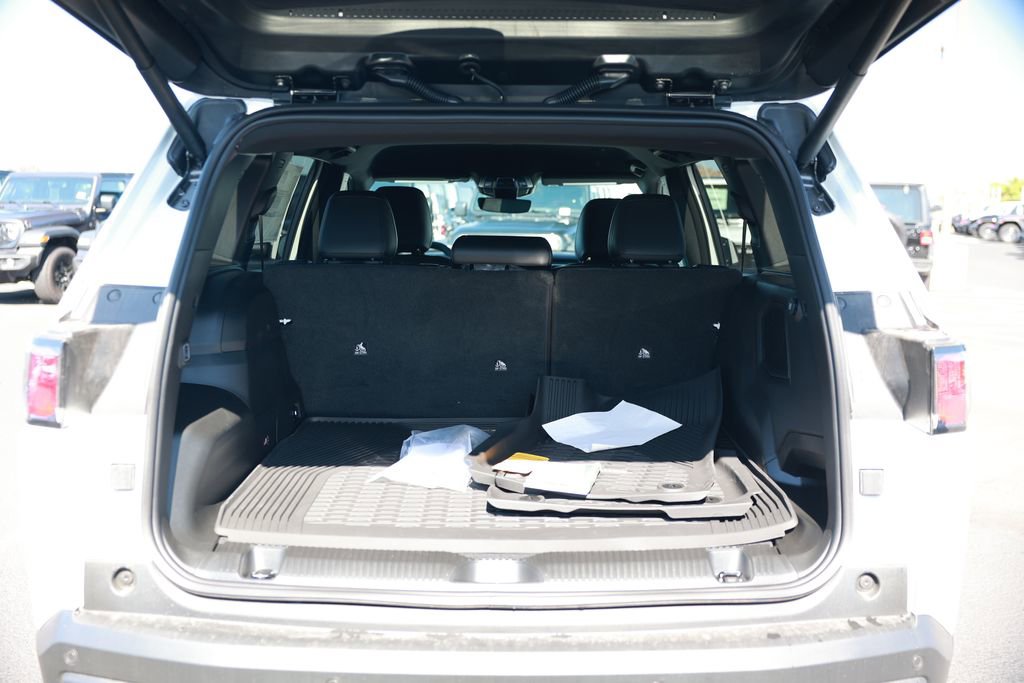 New 2026 Jeep Cherokee Limited image 32