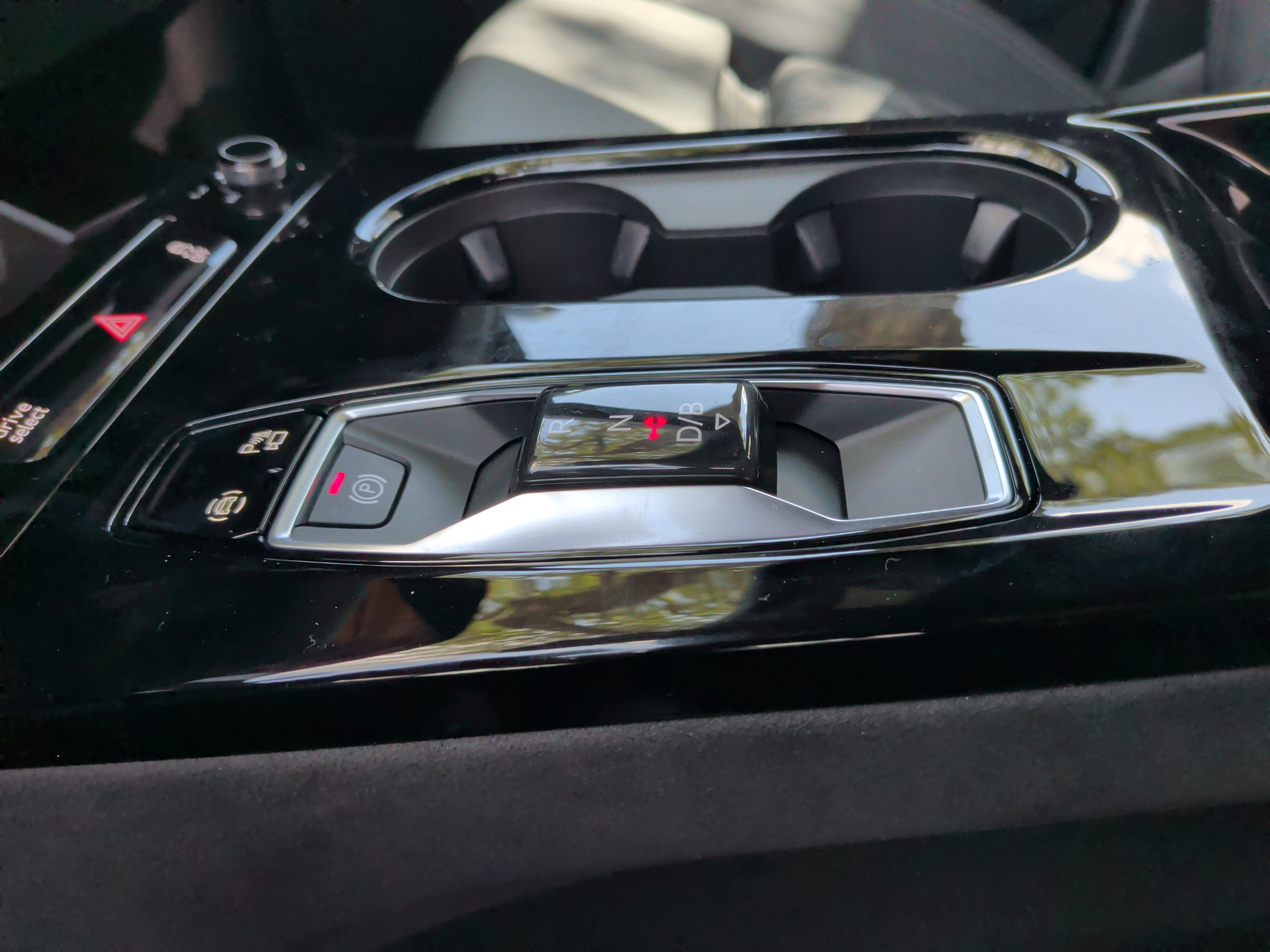 Certified 2025 Audi A6 e-tron Premium Plus w/ Premium Plus AWD/4WD image 25
