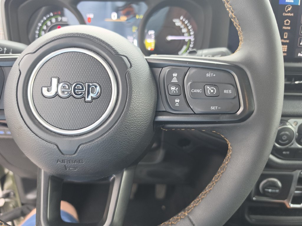Used 2024 Jeep Wrangler Unlimited w/ Convenience Group AWD/4WD image 20