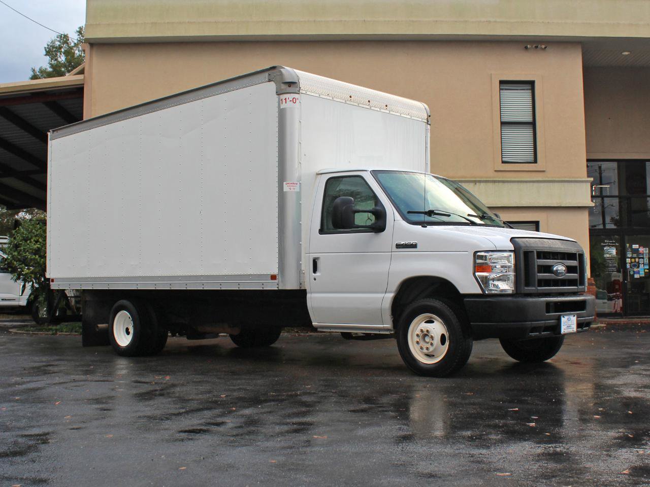 Used 2019 Ford E-450 and Econoline 450 Super Duty w/ Power Windows & Locks Group image 5