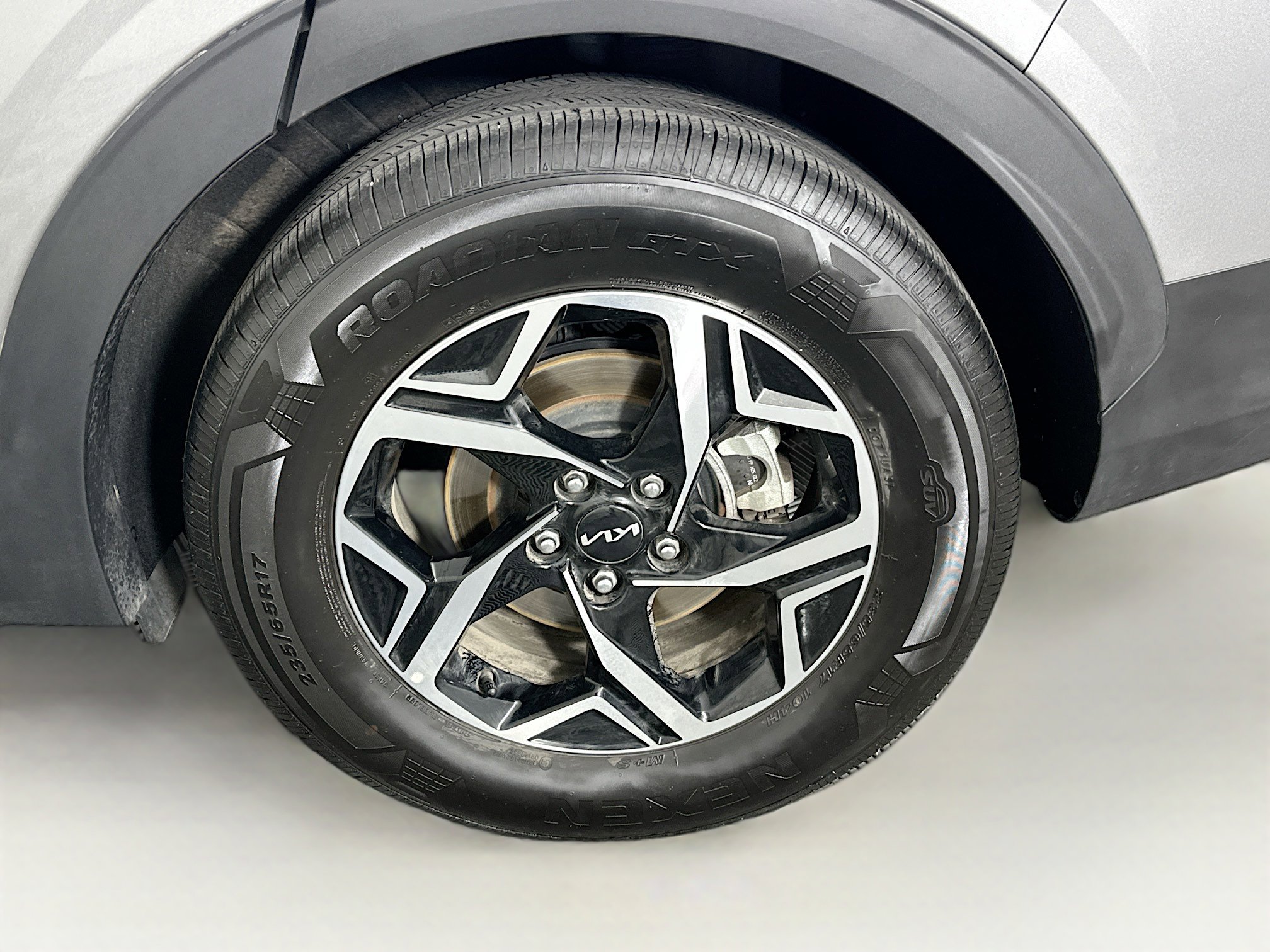 Used 2025 Kia Sportage LX image 11