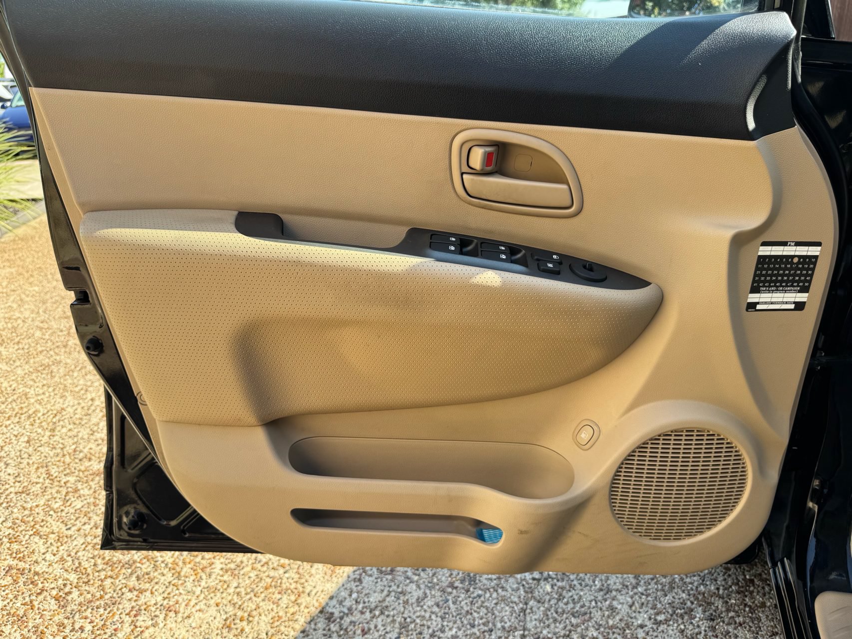 Used 2008 Kia Rondo LX FWD image 19