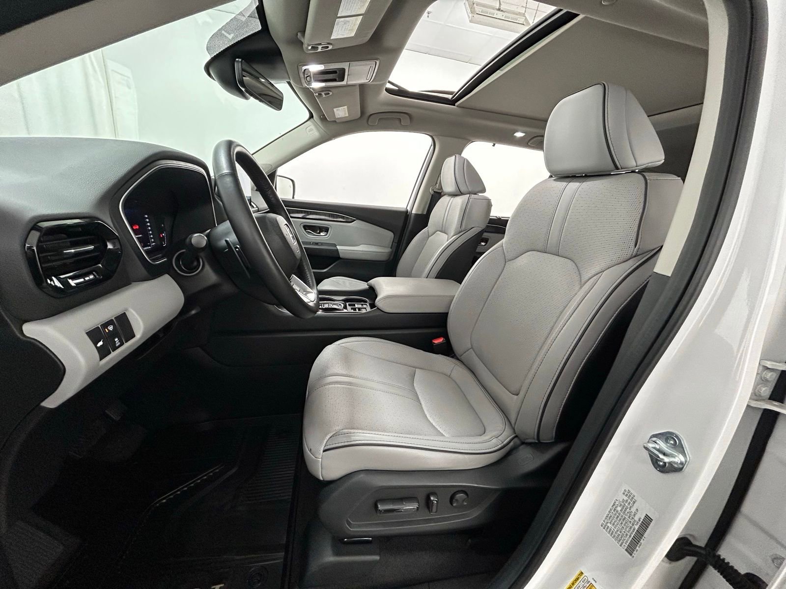 Used 2023 Honda Pilot Elite image 28