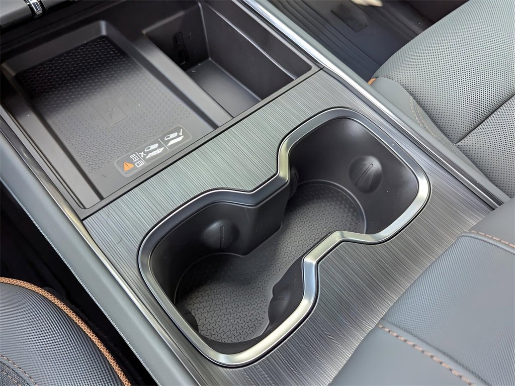 New 2026 GMC Acadia AT4 w/ Super Cruise Package image 10