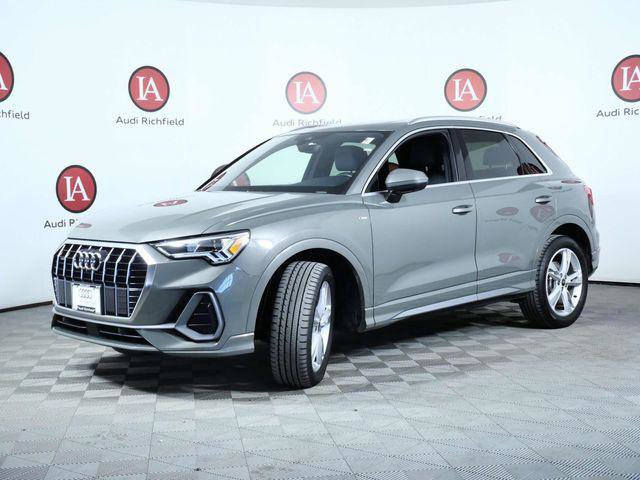 Used 2023 Audi Q3 2.0T Premium Plus w/ Premium Plus Package image 4