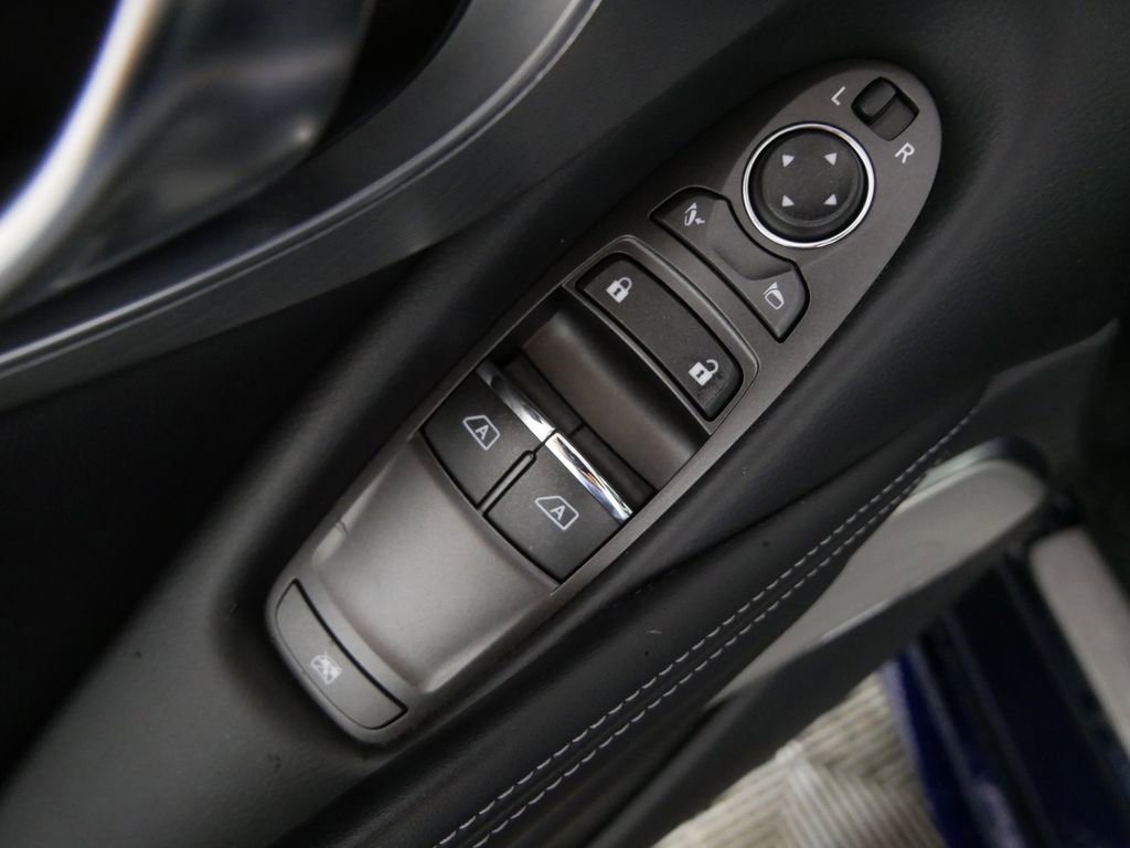 Used 2022 INFINITI Q60 3.0t Luxe w/ Essential Package image 13