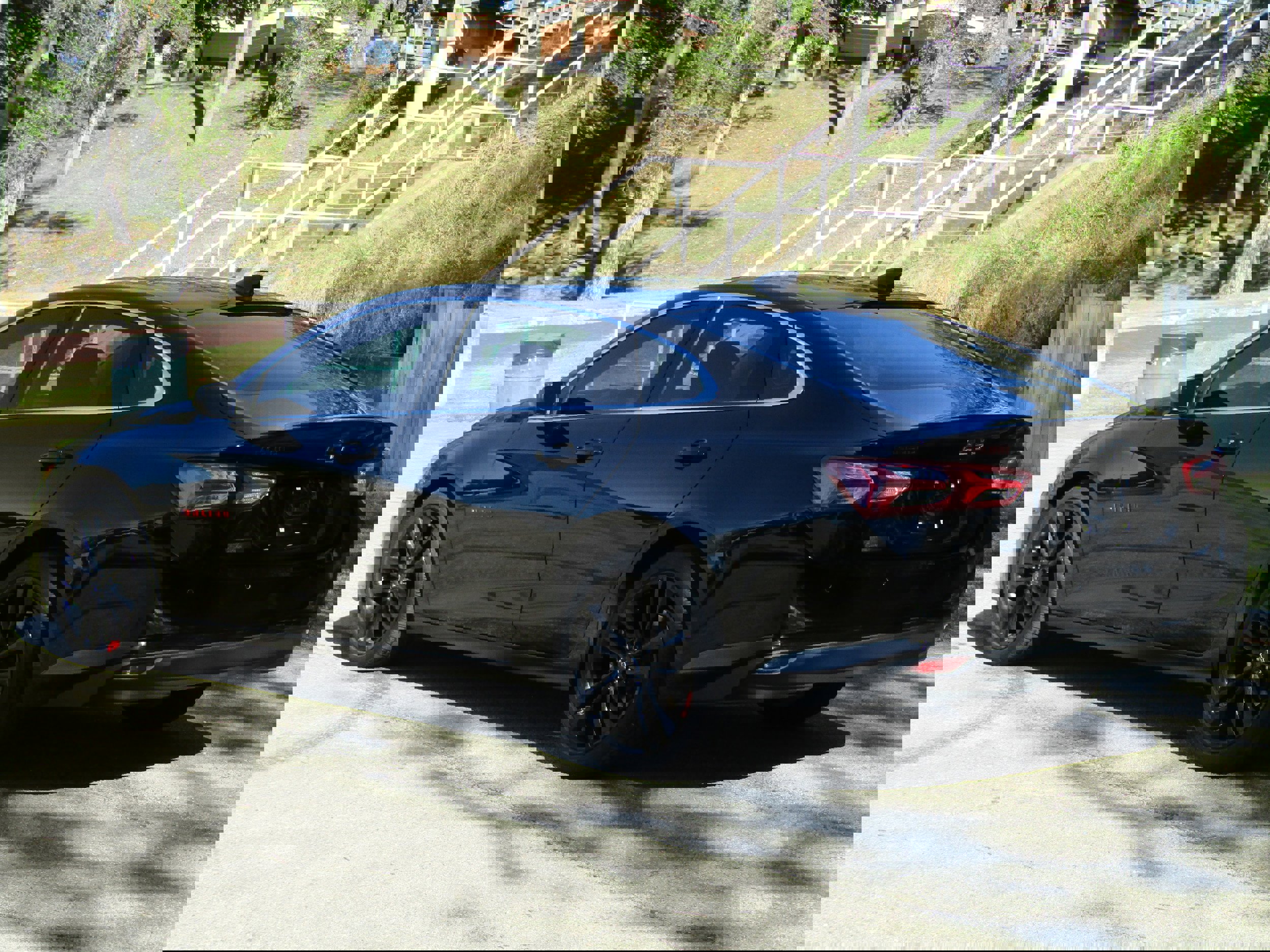 Used 2022 Chevrolet Malibu LT w/ Leather Package image 2