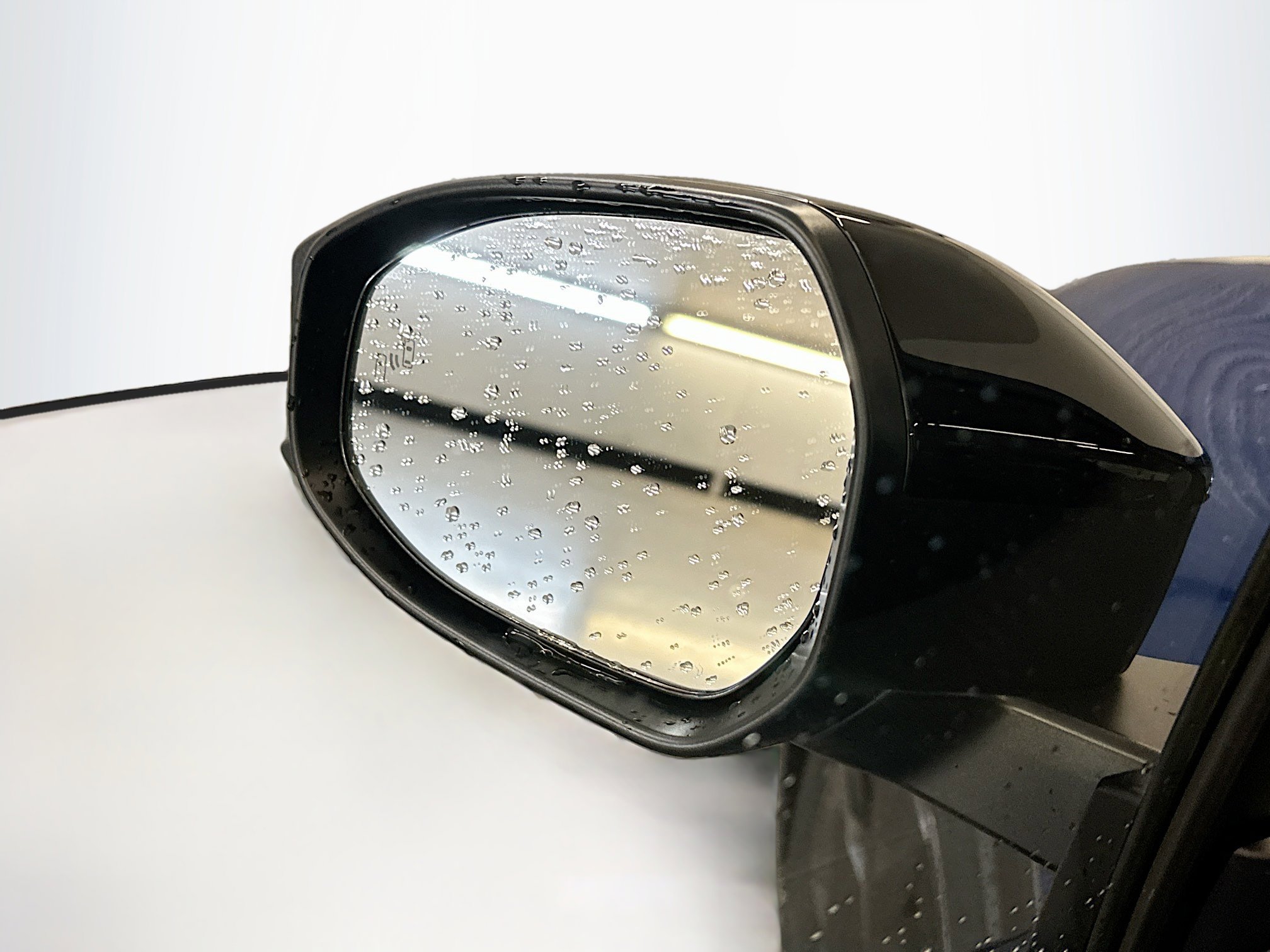 Used 2025 Toyota Prius LE FWD image 16