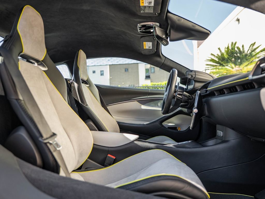 Used 2023 McLaren Artura RWD image 23