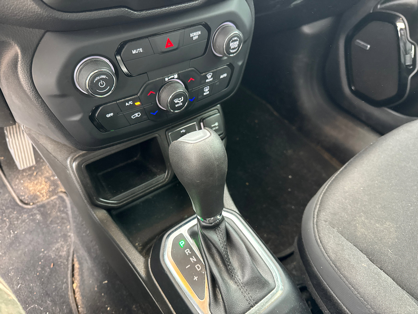 Used 2020 Jeep Renegade Altitude image 25
