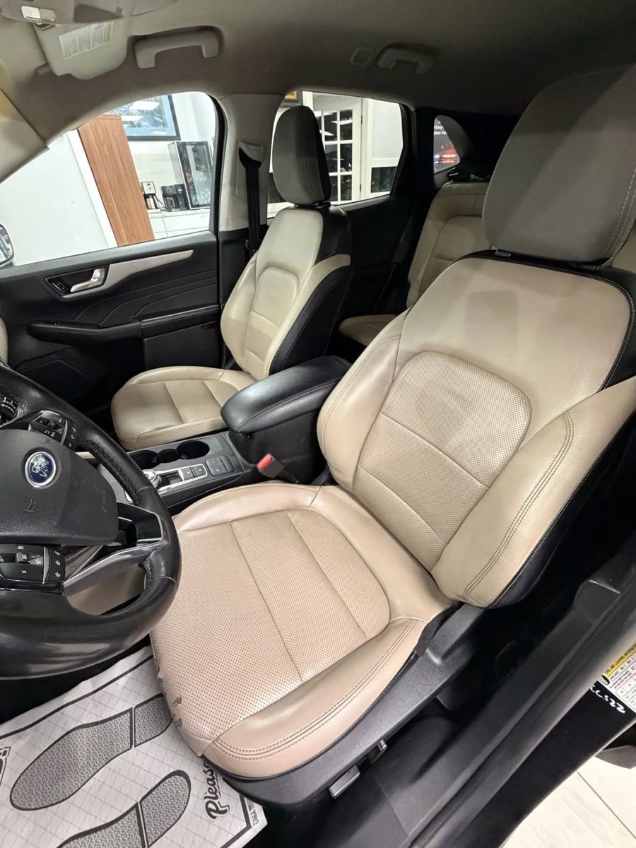 Used 2022 Ford Escape SEL FWD image 17