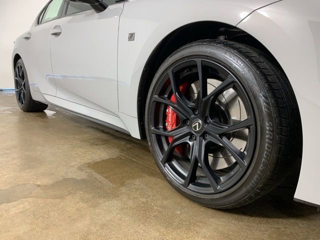 Used 2025 Lexus IS 500 w/ F-Sport Performance image 6