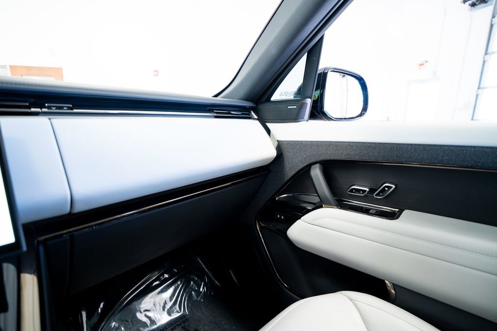 Used 2023 Land Rover Range Rover Sport SE image 46