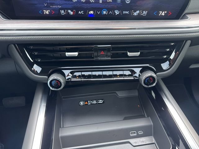 New 2026 Chevrolet Tahoe Premier w/ Sun And Tow Package AWD/4WD image 15