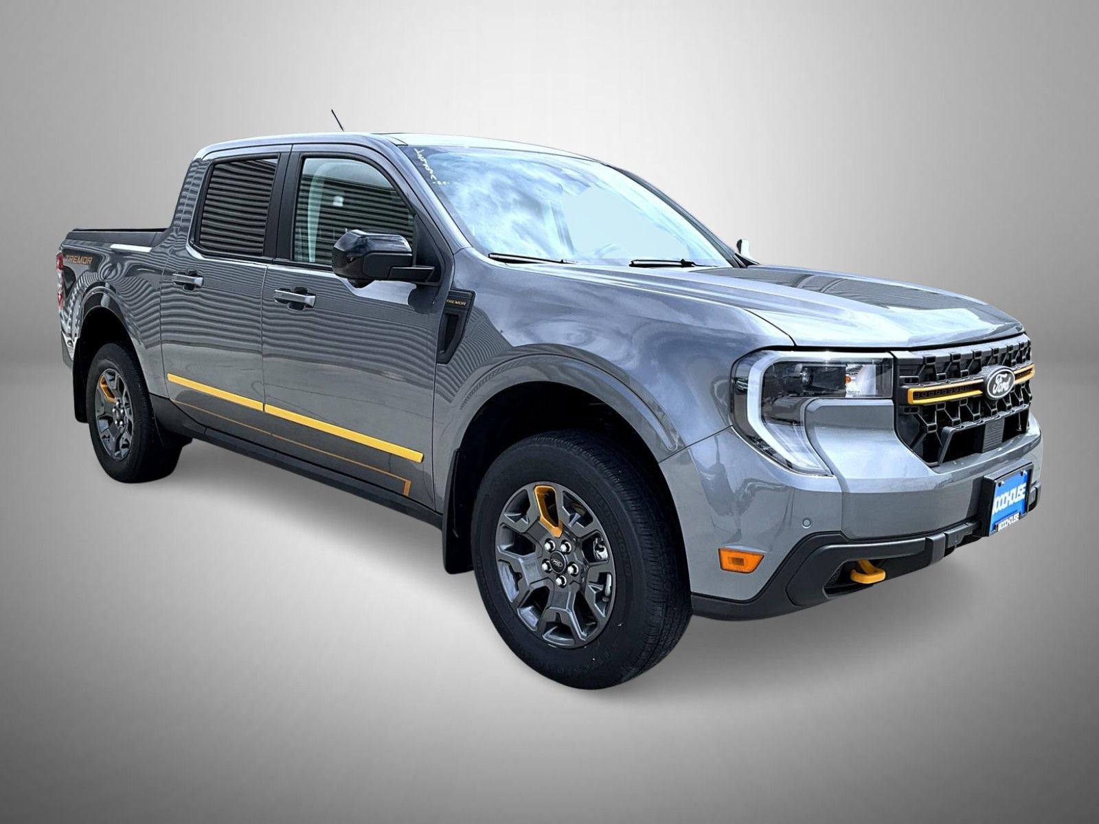 Used 2025 Ford Maverick Tremor image 3