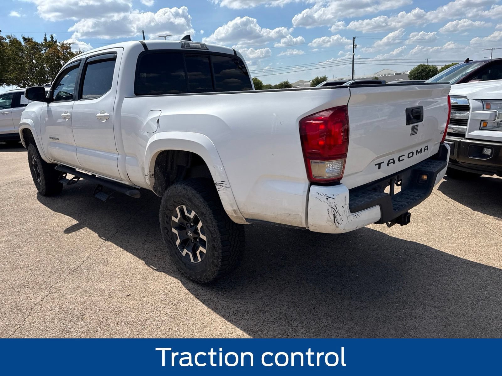 Used 2016 Toyota Tacoma TRD Sport w/ Towing Package RWD image 5