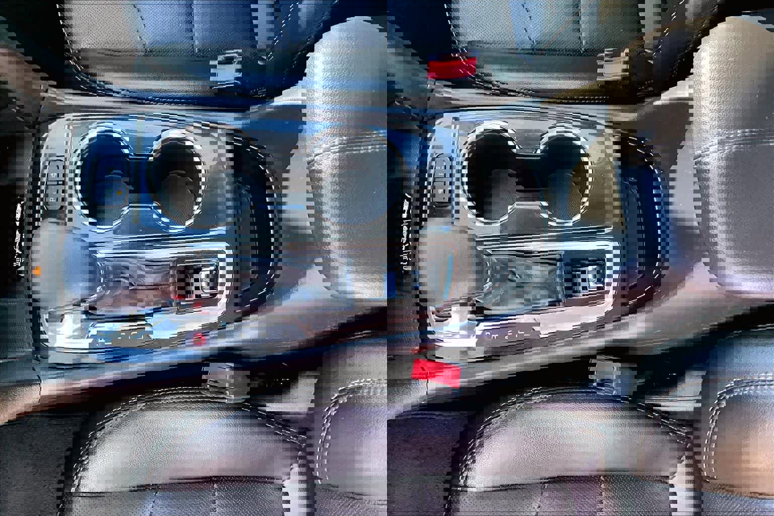 Used 2023 Chevrolet Equinox Premier image 15